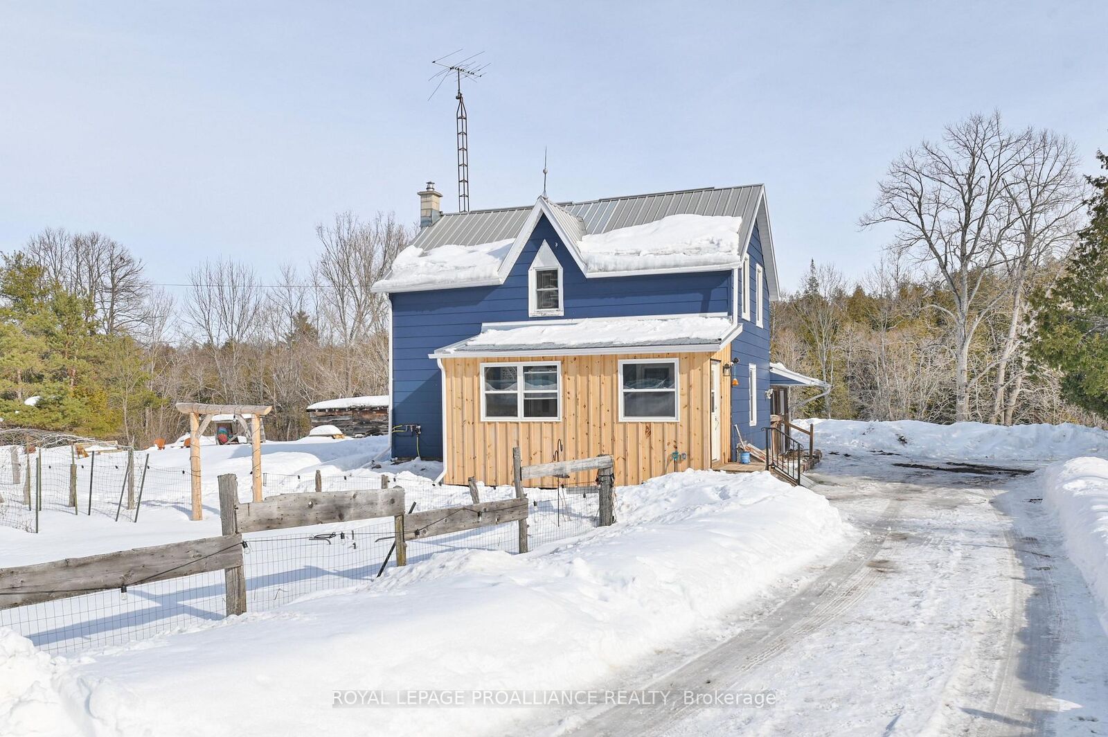 Property Photo: 369 5th Concession Road S ON K0H 1P0