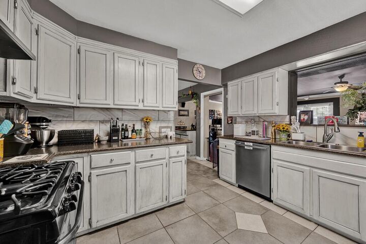 Property Photo:  3410 Teckla Boulevard  TX 79109-4344 