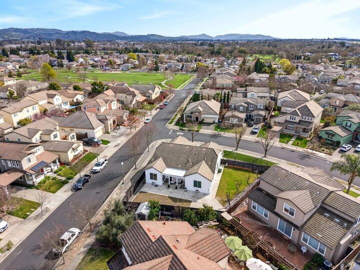 Property Photo:  536 Sauvignon Place  CA 95492 