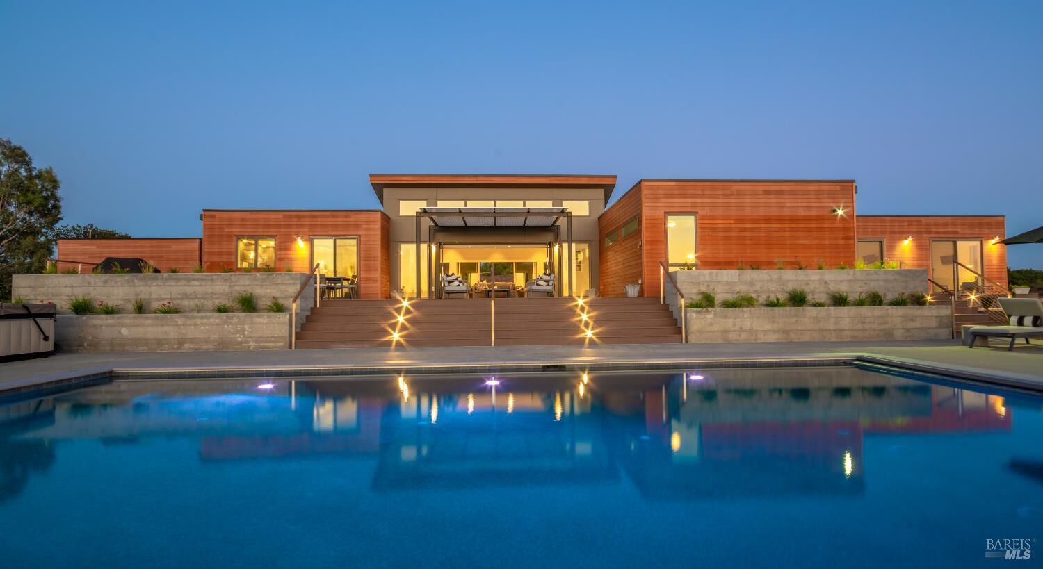 Property Photo:  519 Horse Barn Road  CA 95448 