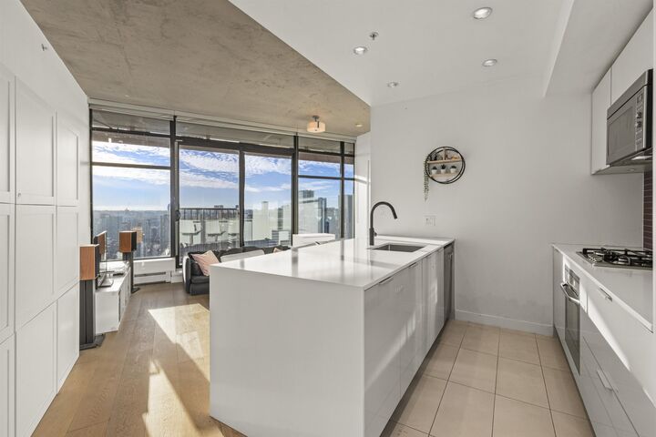 Property Photo: 128 W Cordova Street 4108 BC V6B 0E6