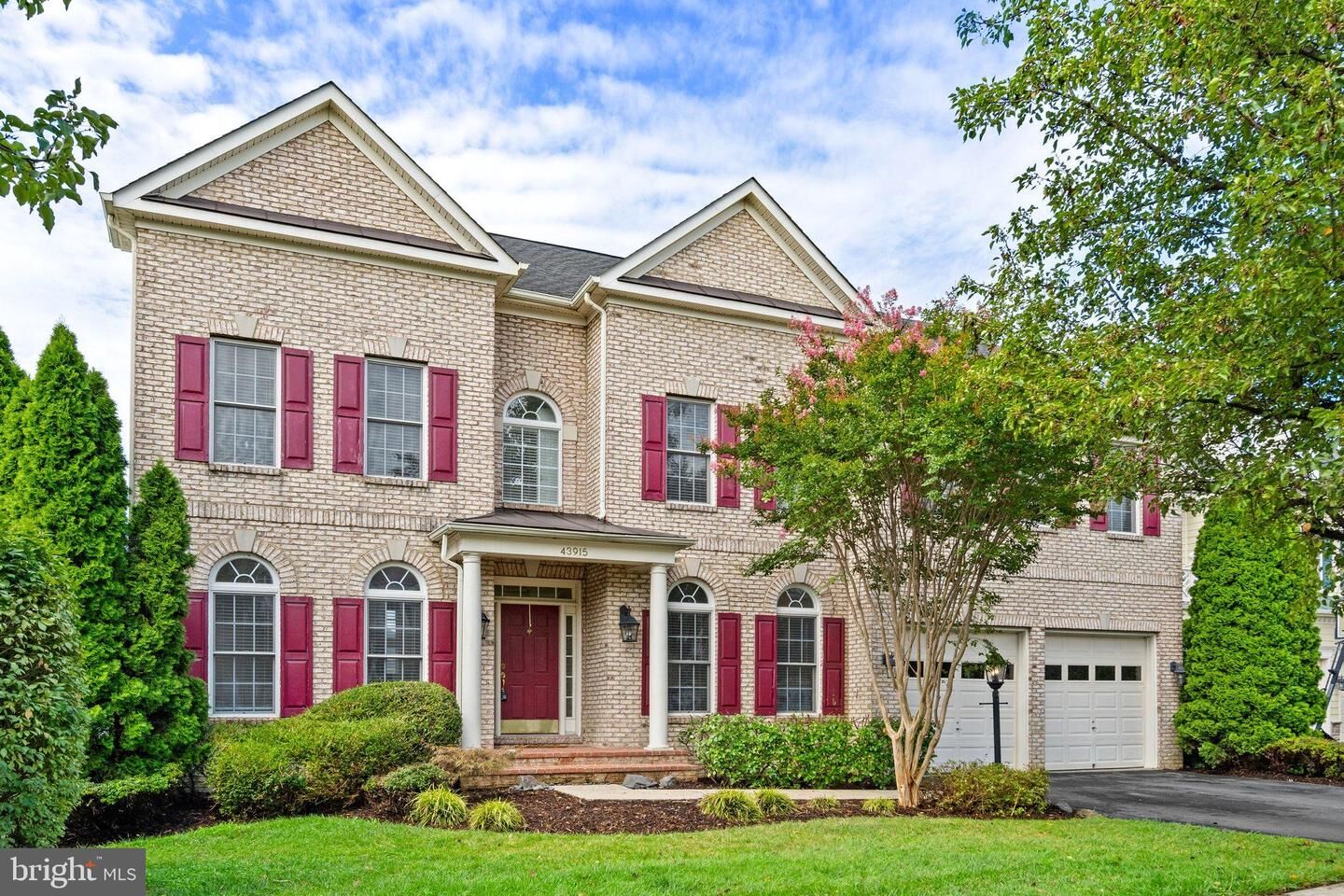 Property Photo:  43915 Kittiwake Drive  VA 20176 