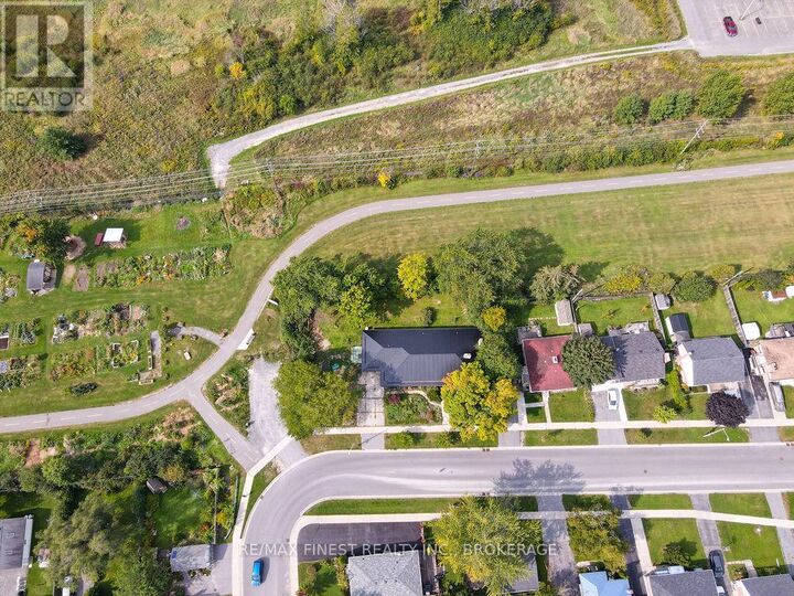 Property Photo:  10 Brant Avenue  ON K7K 4V1 