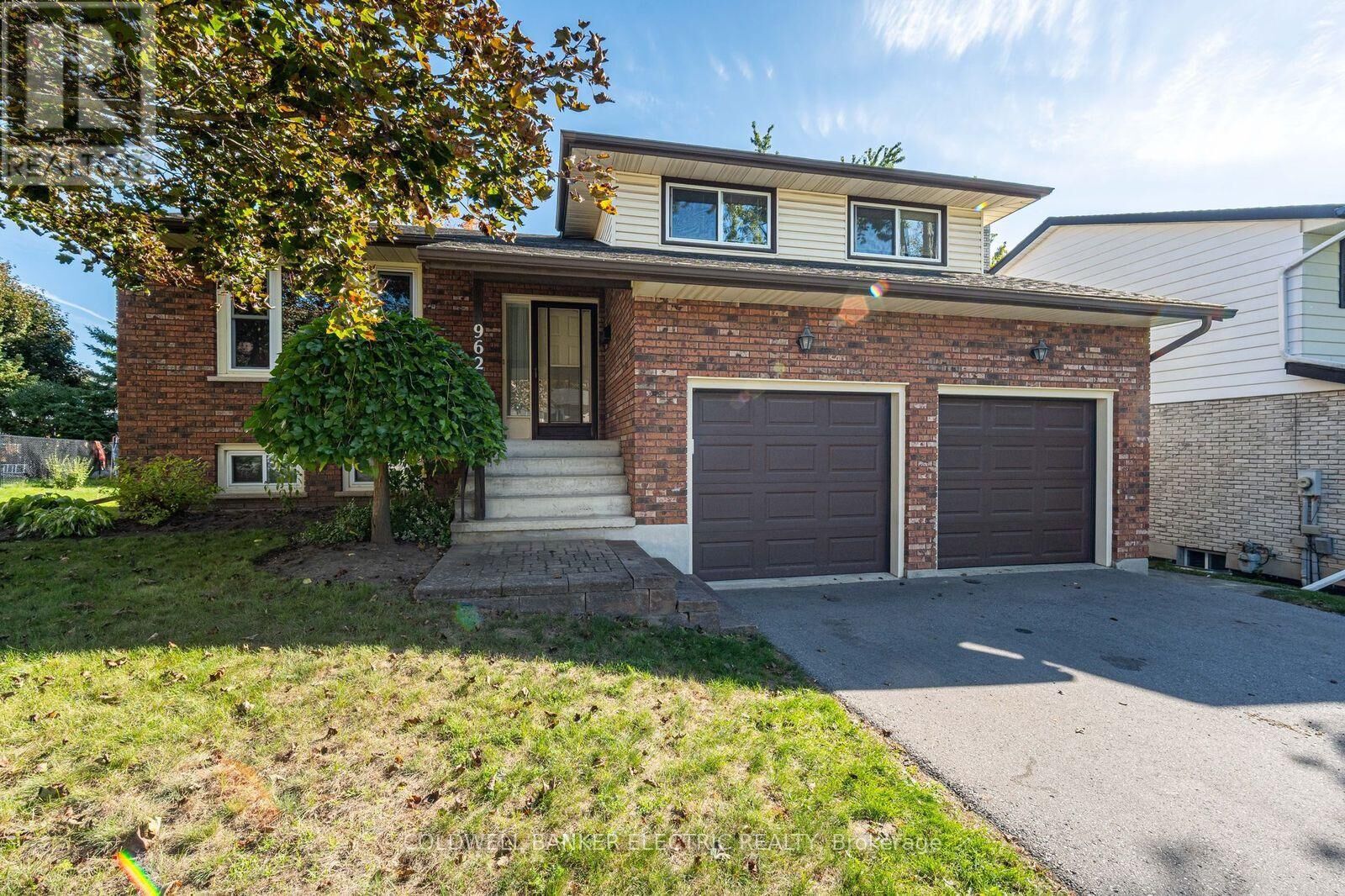 Property Photo: 962 Golfview Road ON K9J 7W4