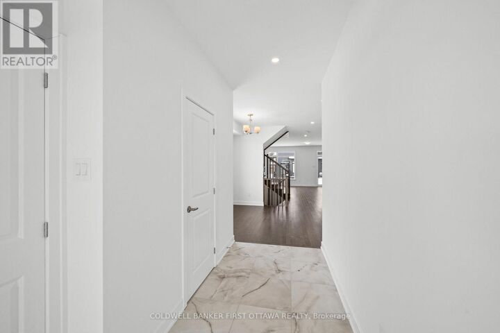 Property Photo:  461 Shuttleworth Drive  ON K1T 0T6 