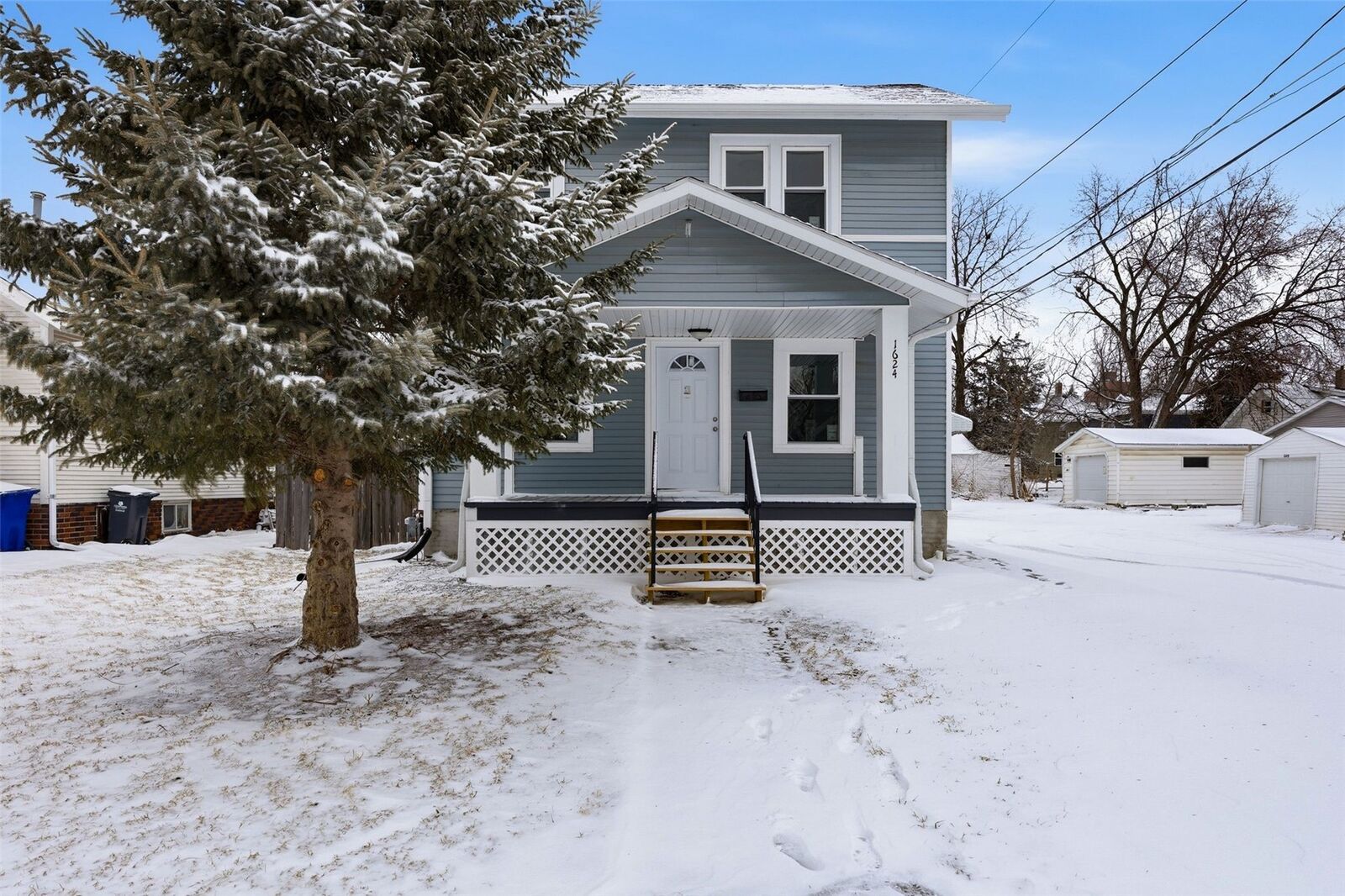 Property Photo:  1624 Greene Avenue NE  IA 52402 