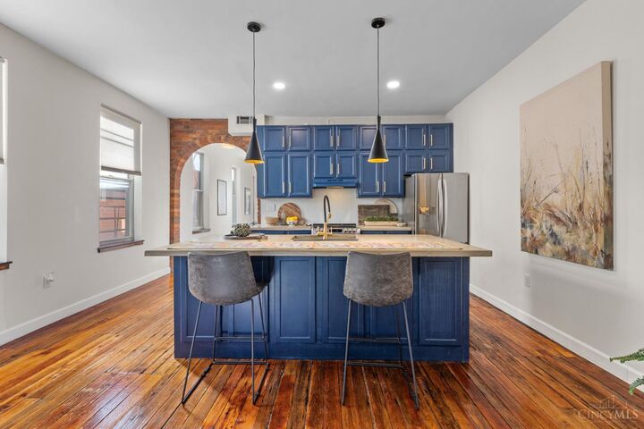 Property Photo:  1716 Highland Avenue  OH 45202 