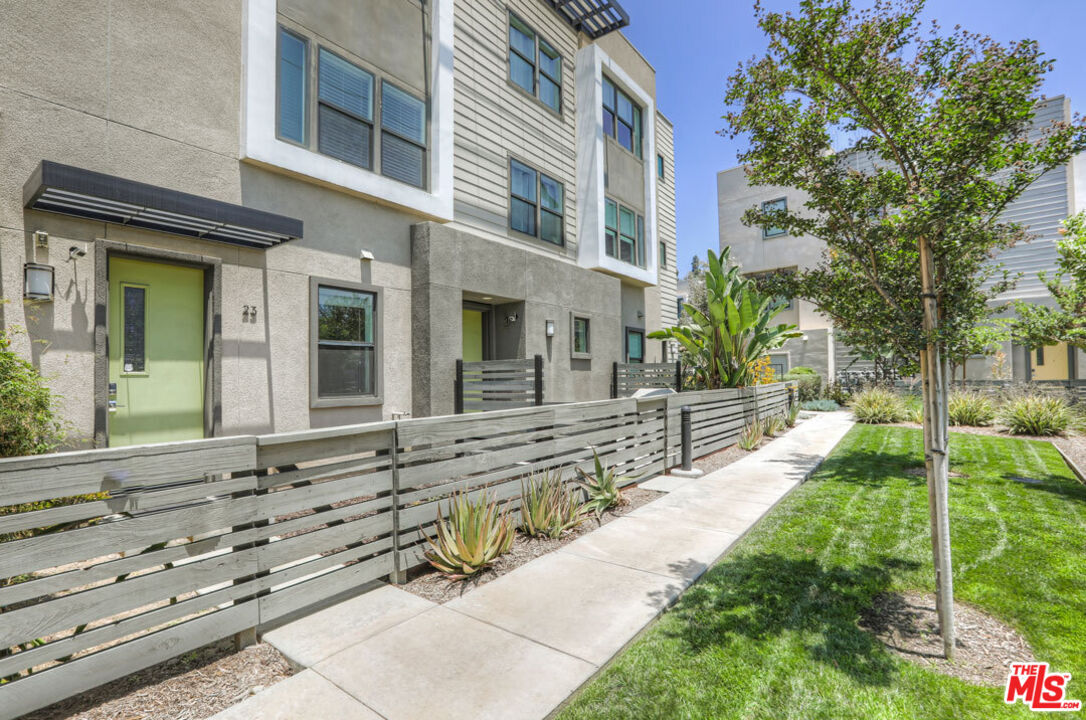 Property Photo:  3901 Eagle Rock Blvd  CA 90065 
