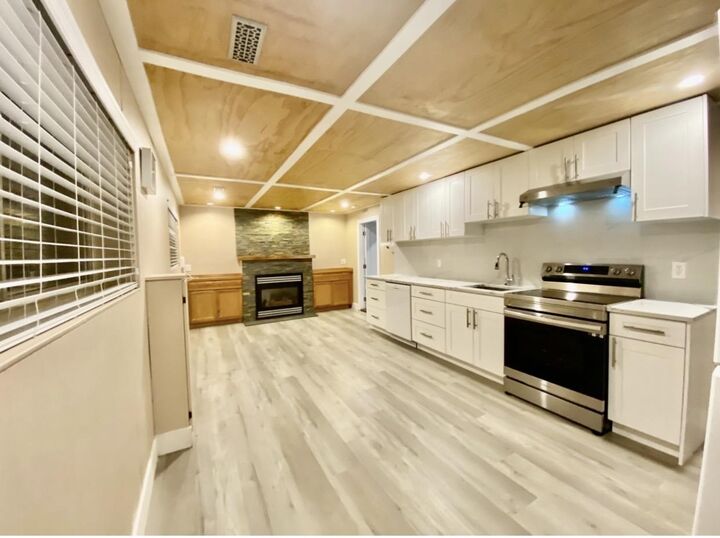 11010 86A Avenue — photo 1