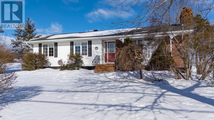 Property Photo:  408 Belcher Street  NS B4N 3V5 