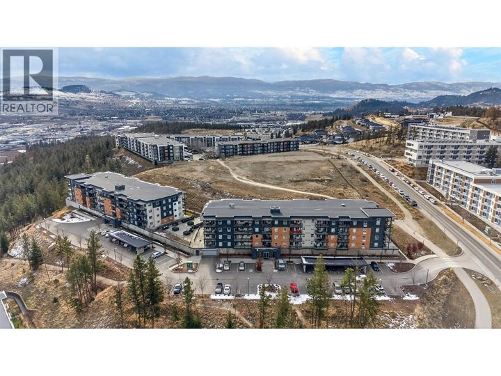 Photo de la propriété:  881 Academy Way 306  BC V1V 0A2 