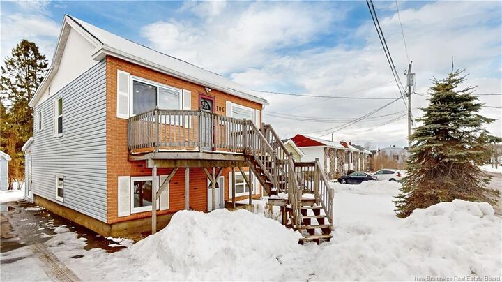 Property Photo: 160 Midwood Avenue NB E2P 1K6