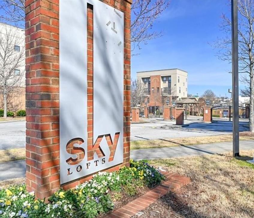 Property Photo:  898 Oak Street SW 3405  GA 30310 