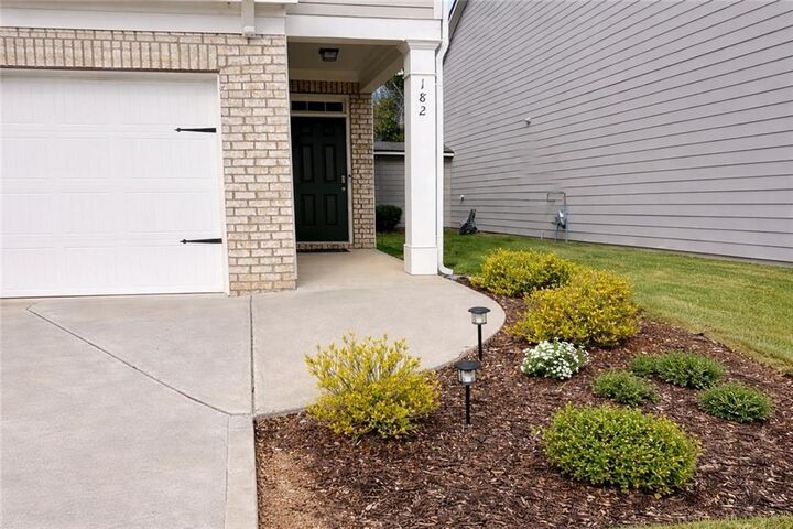 Property Photo: 182 Woodhouse Circle GA 30102