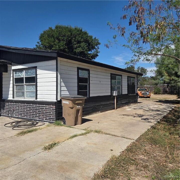 Property Photo:  1117 E Fay Street  TX 78539 