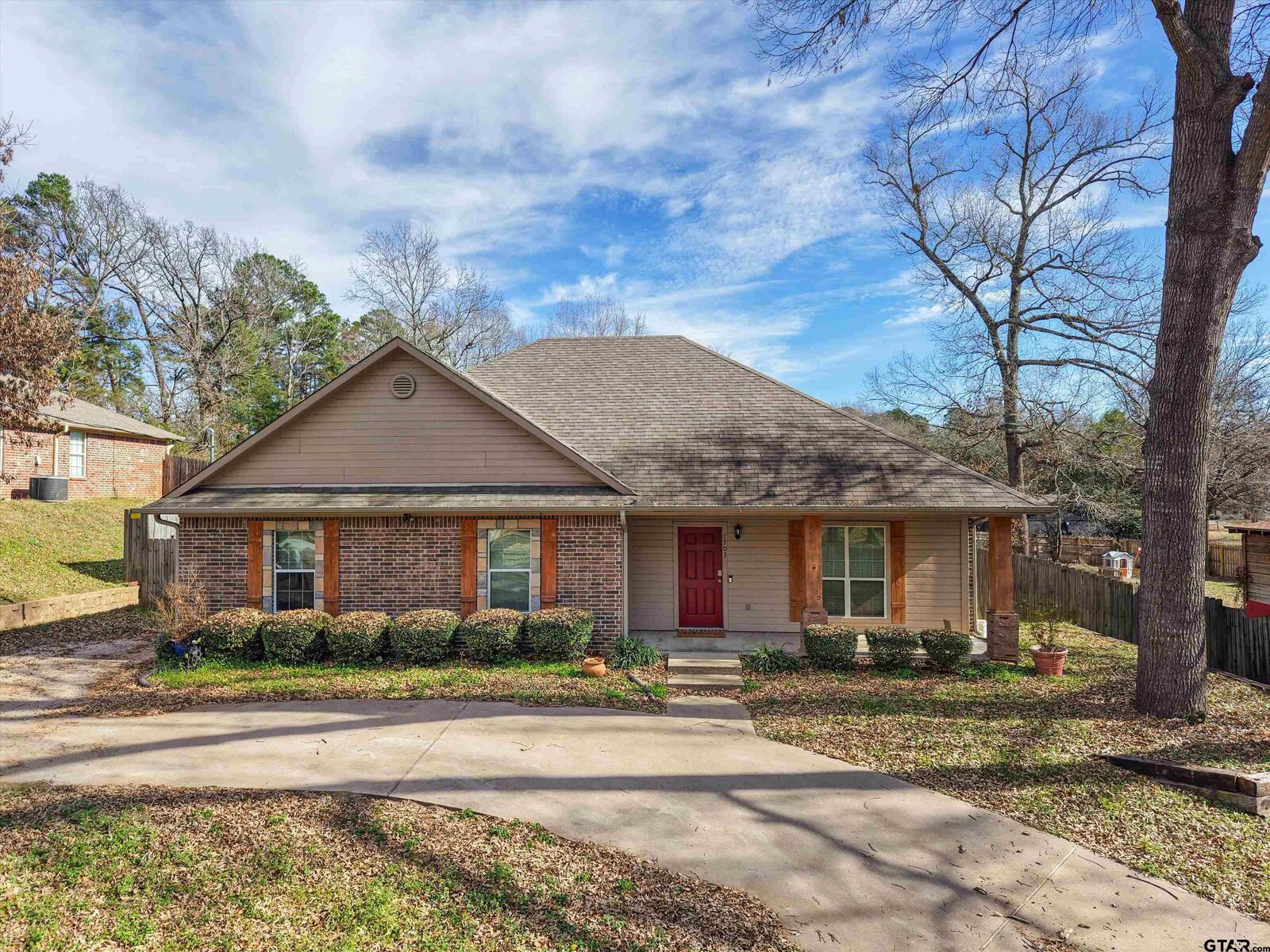 Property Photo:  1703 Azalea St  TX 75644 