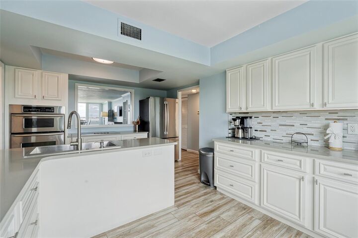 Property Photo: 2617 Cove Cay Drive 711 FL 33760