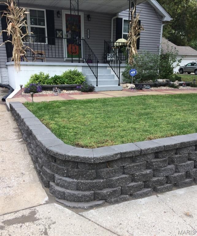 Property Photo: 2807 Edwards Street IL 62040