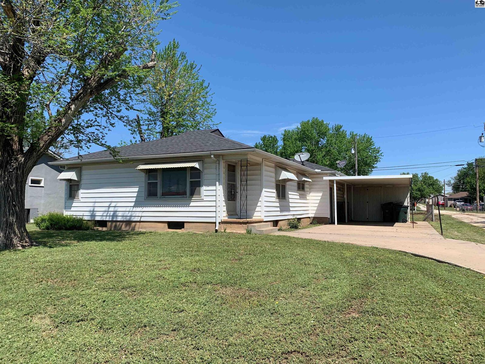 Property Photo: 504 W Anthony Ave KS 67104