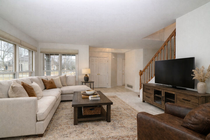 Property Photo:  230 Benton Lane  IL 60108 