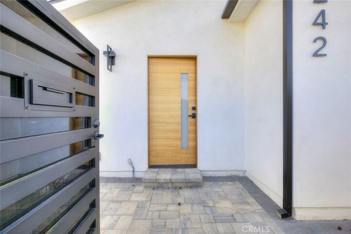 Property Photo: 2242 N Keystone CA 91504