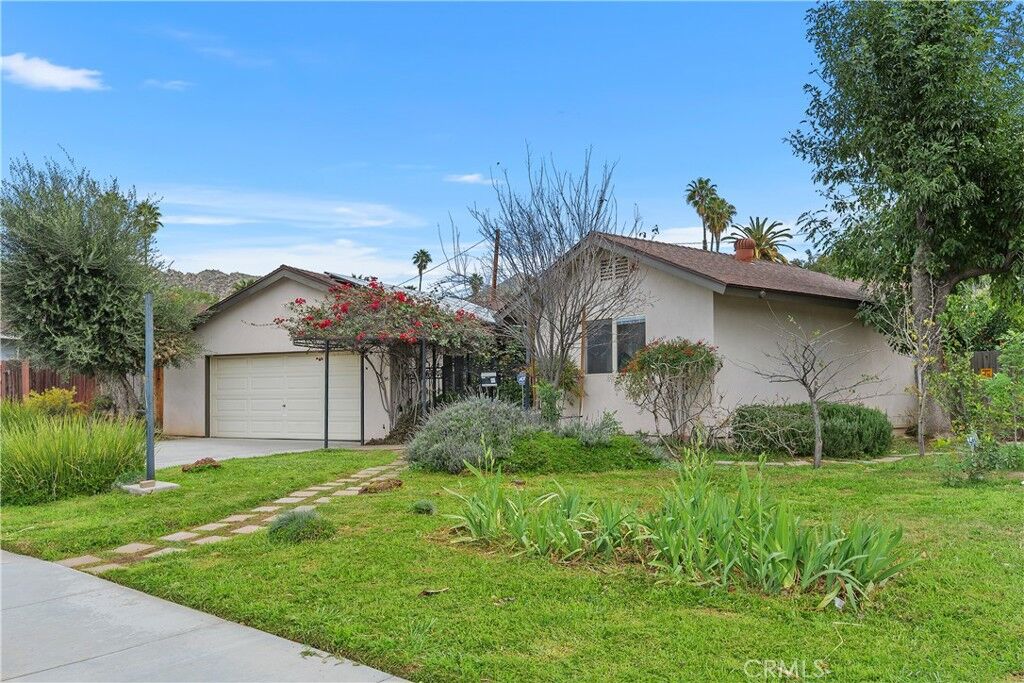 Property Photo: 3314 Celeste CA 92507