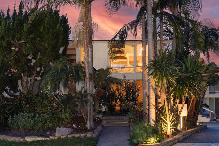 Property Photo:  2311 Caringa Way 41  CA 92009 