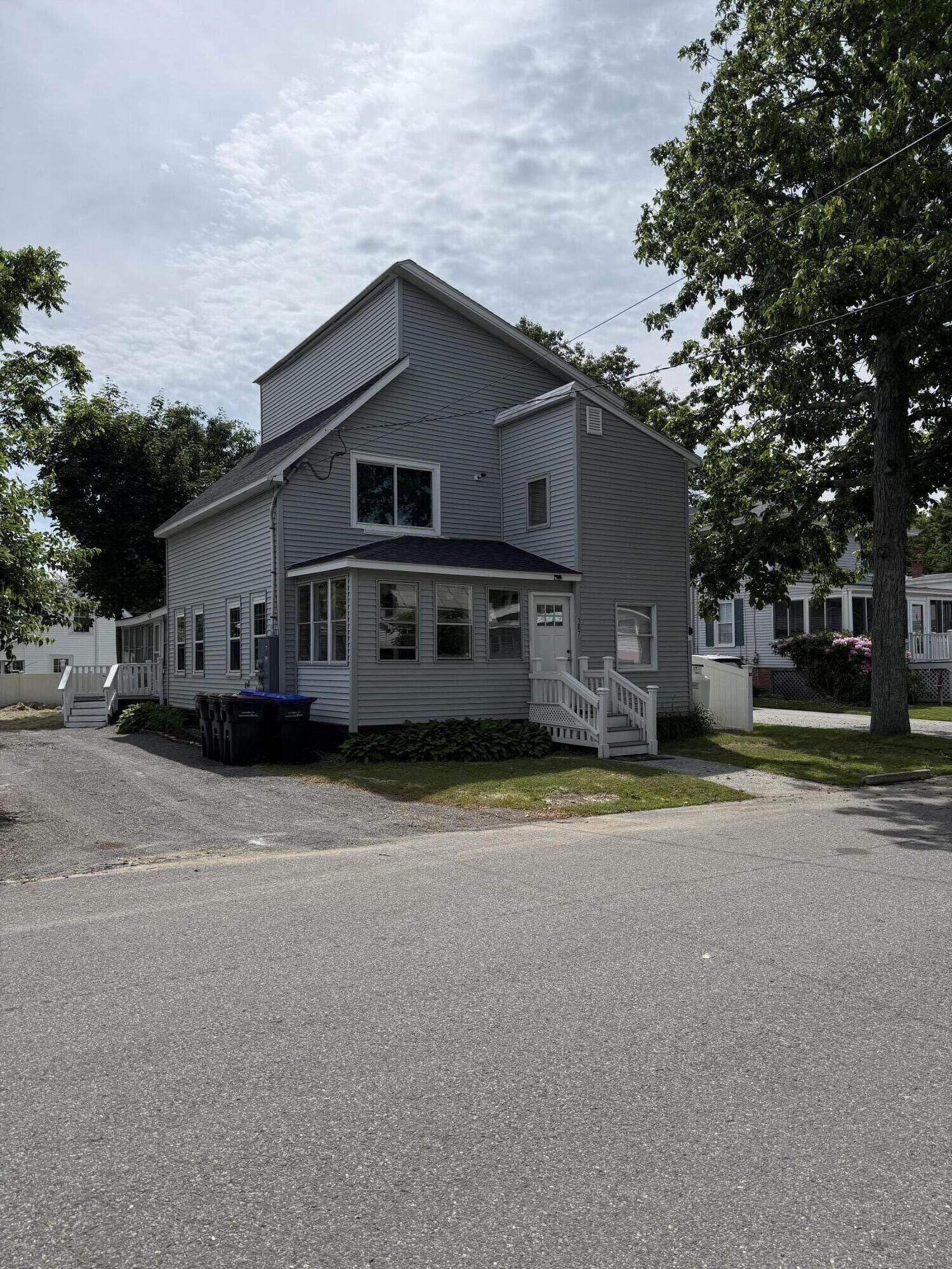 Property Photo:  107 Ocean Avenue  ME 04064 
