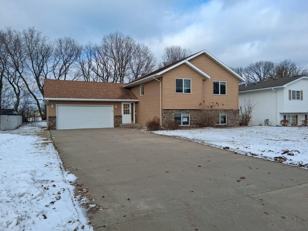 Property Photo:  711 Sunwood Park Drive  MN 56387 
