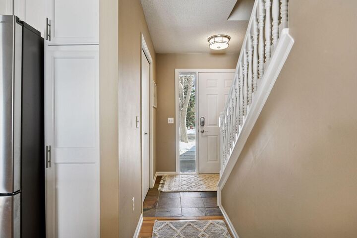 Property Photo:  934 Kelly Court  MN 55317 