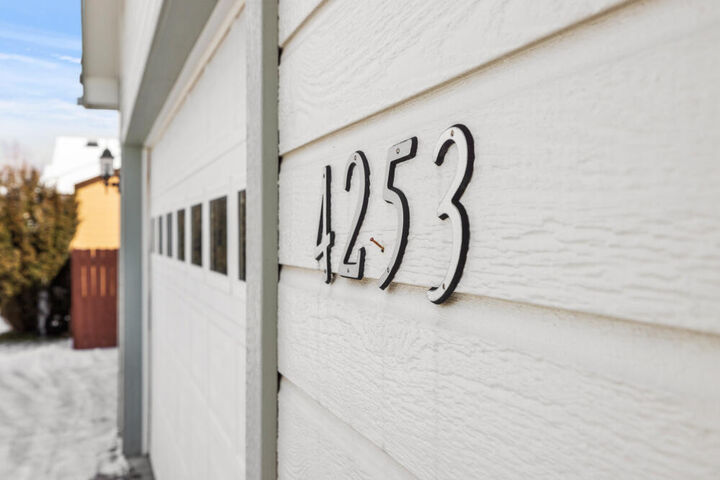 Property Photo: 4253 Mels Place OR 97603