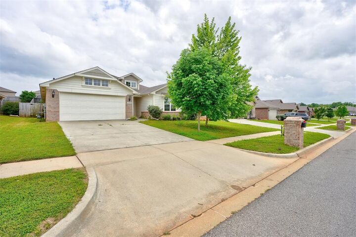 Property Photo: 12490 Native Hill Drive OK 73020