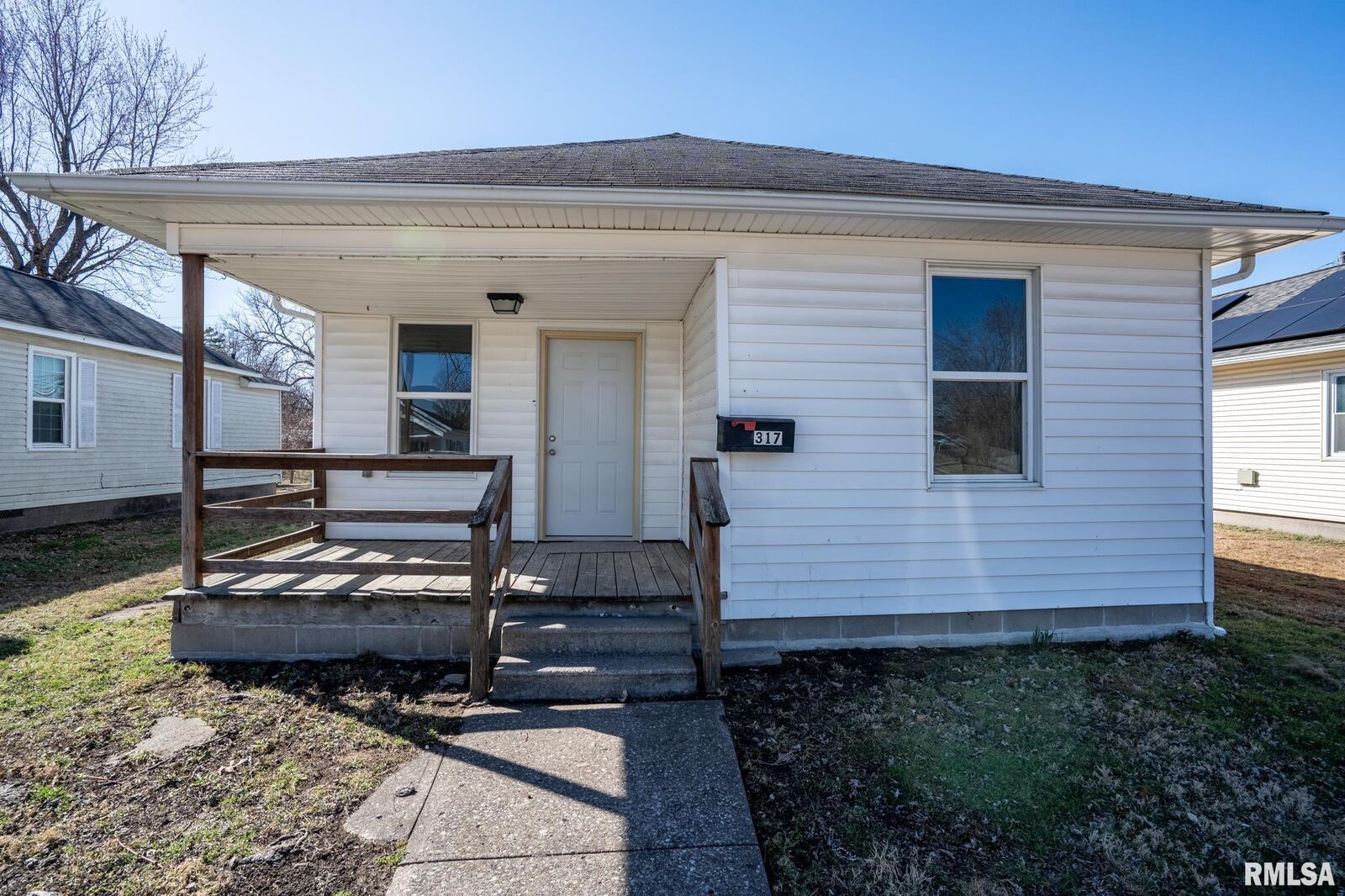Property Photo:  317 N 8th Street  IL 62948 