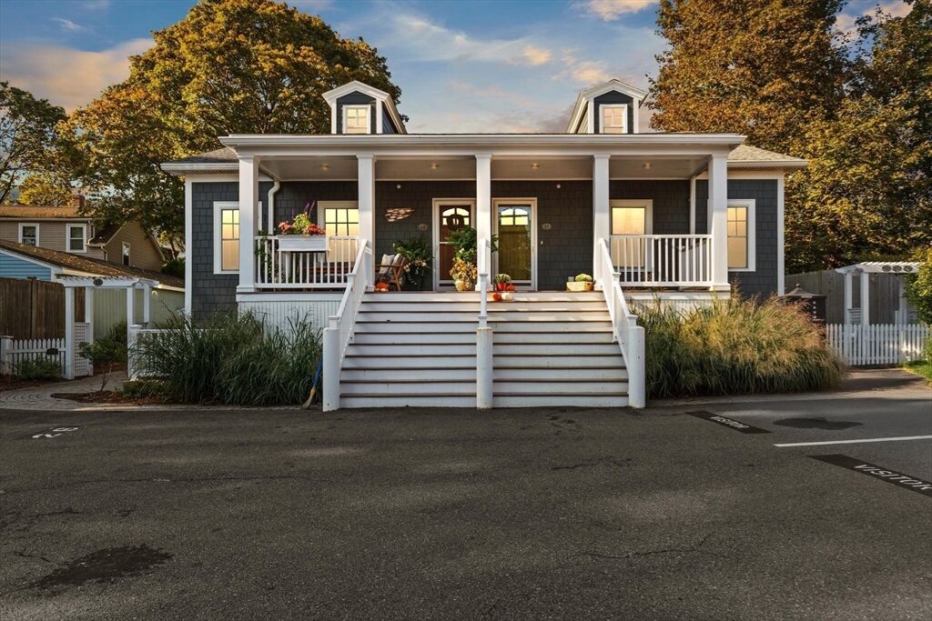 Property Photo:  29 Summer Street 15  MA 01938 