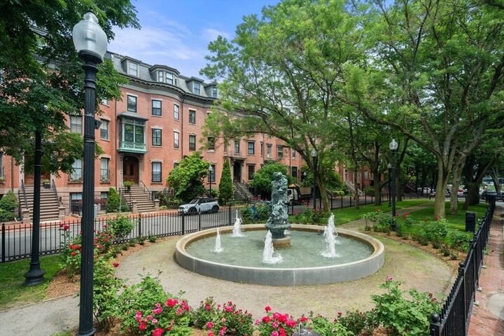 Property Photo:  1 Worcester Sq 2  MA 02118 