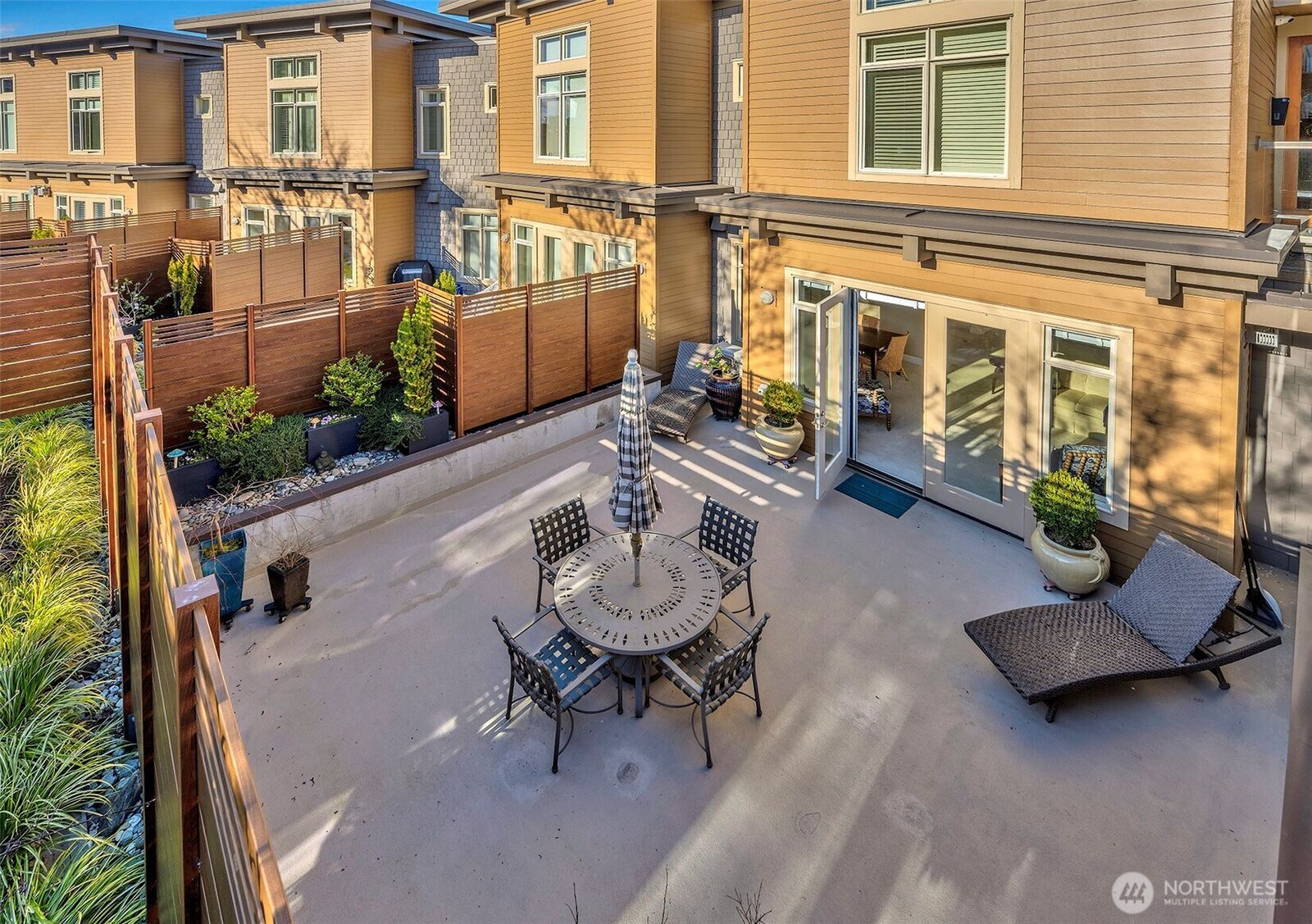 Property Photo:  61  Pine Street 201  WA 98020 