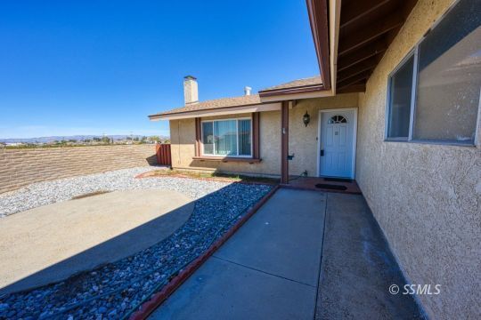 Property Photo:  1254 N Mono Ct  CA 93555 