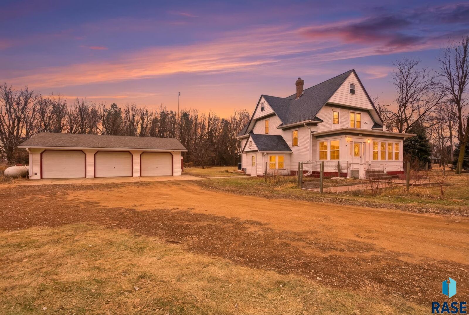 Property Photo:  216 N Dakota Ave  SD 57021 