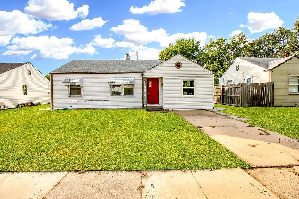 Property Photo:  2531 S Washington  KS 67216 