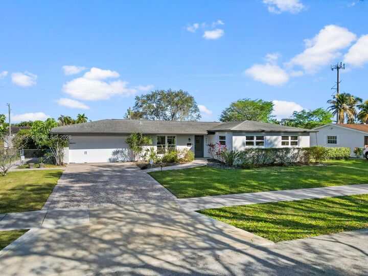 Property Photo: 9361 SW 102nd Ct FL 33176