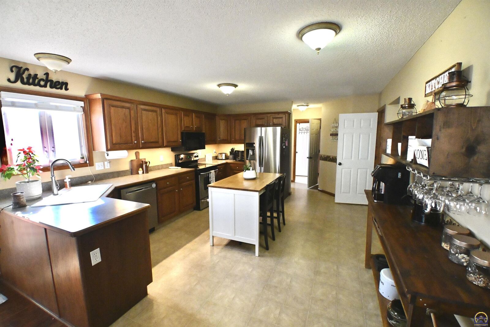 Property Photo: 2522 SW Windermere Ct KS 66614
