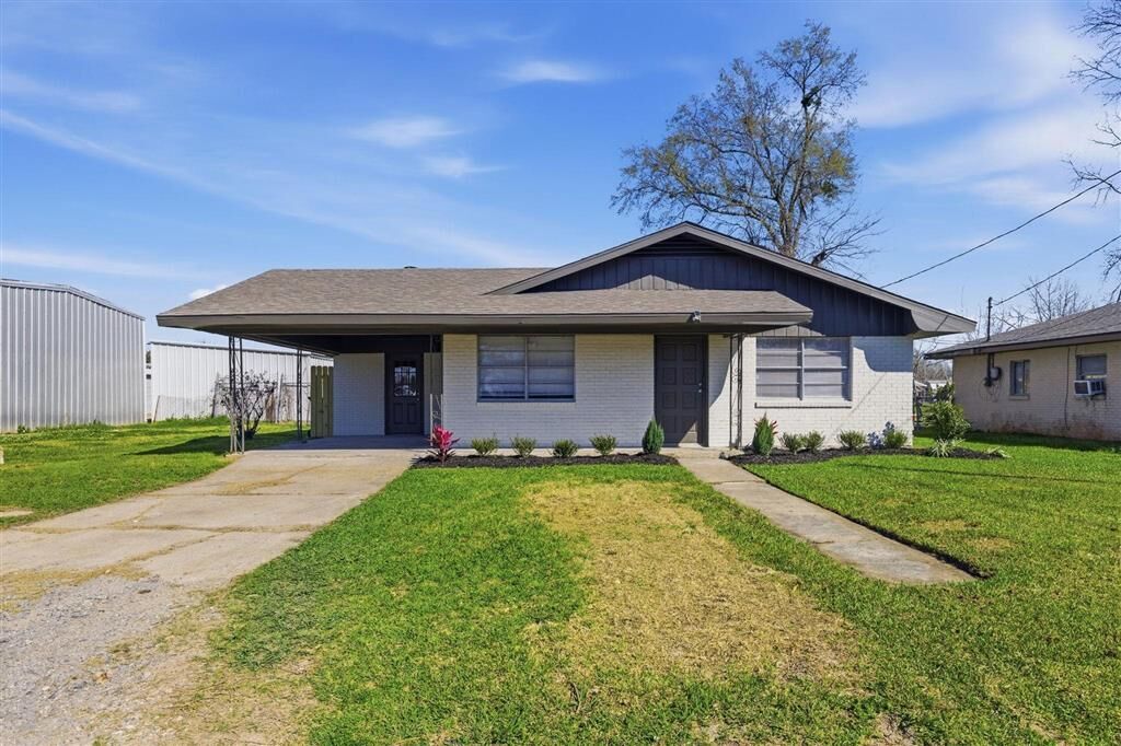 Property Photo: 628 Urban Street LA 70663