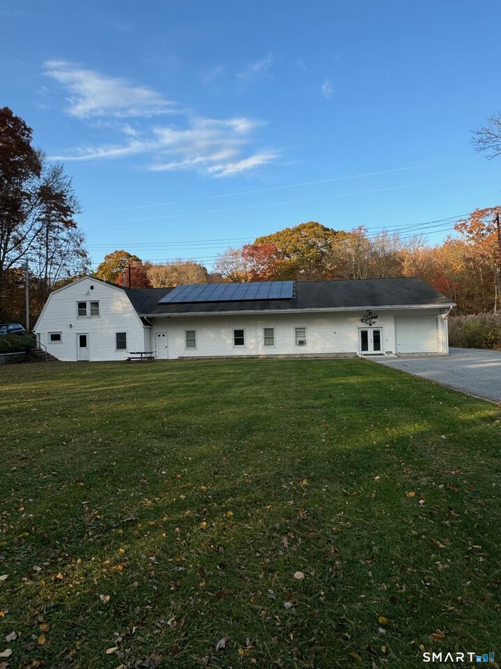 Property Photo:  5 Lorenz Industrial Parkway  CT 06339 