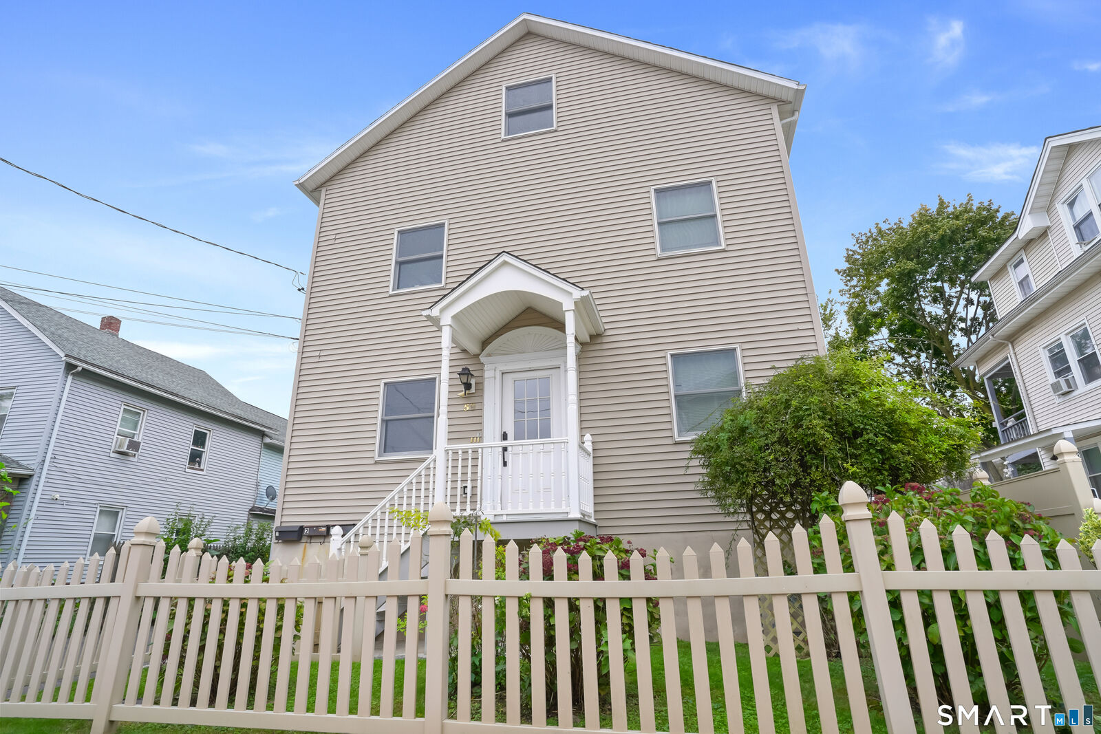 Property Photo:  59 Harbor Street 1  CT 06902 