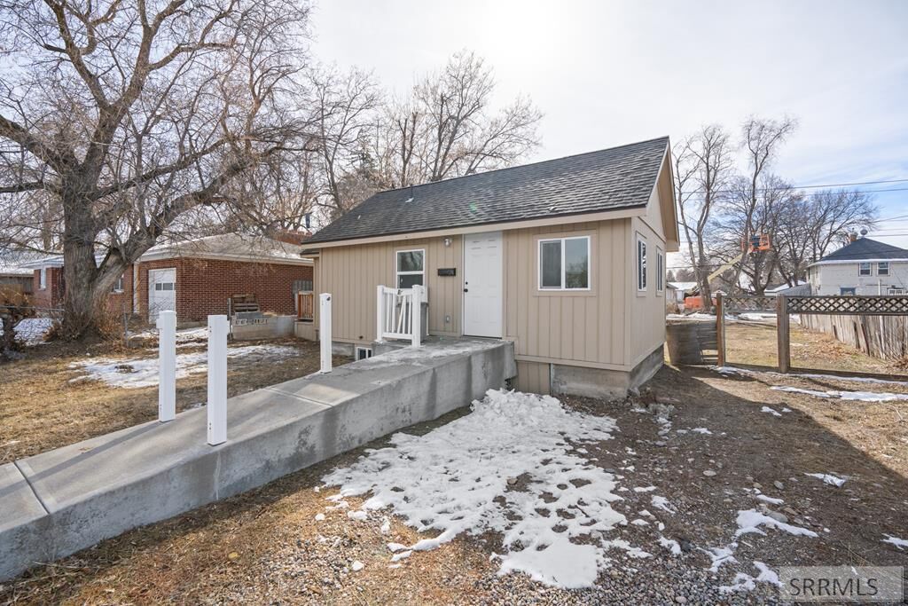 Property Photo:  416 E 17th Street  ID 83404 