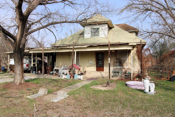 Property Photo: 402 Trinity Street TX 78644