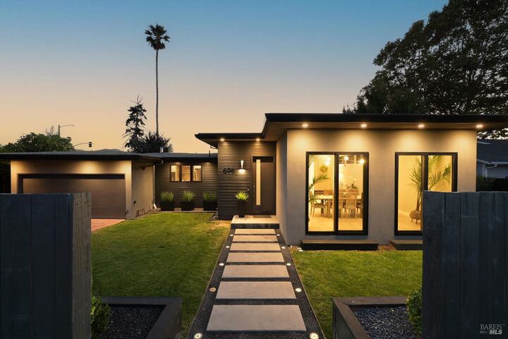 Property Photo:  696 Hawthorne Drive  CA 94920 