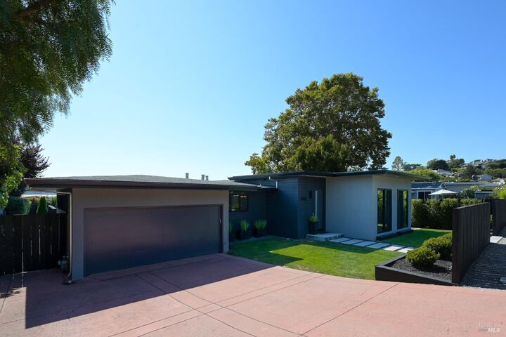 Property Photo:  696 Hawthorne Drive  CA 94920 
