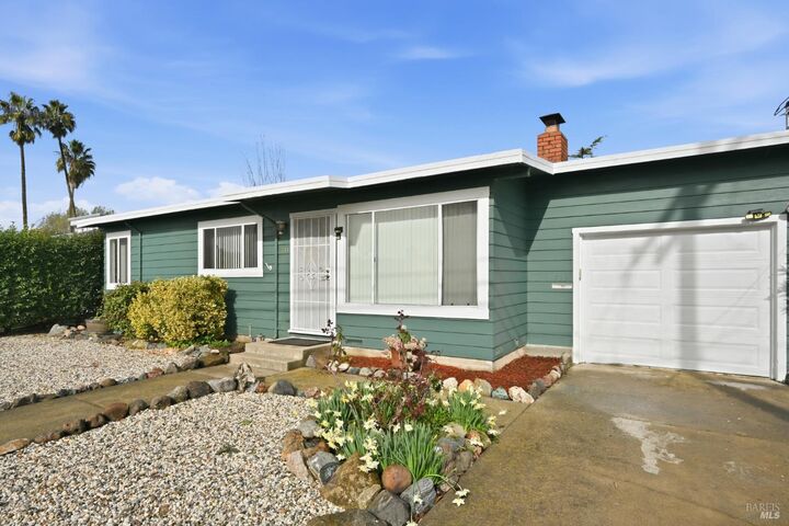 Property Photo: 733 Leo Drive CA 95407
