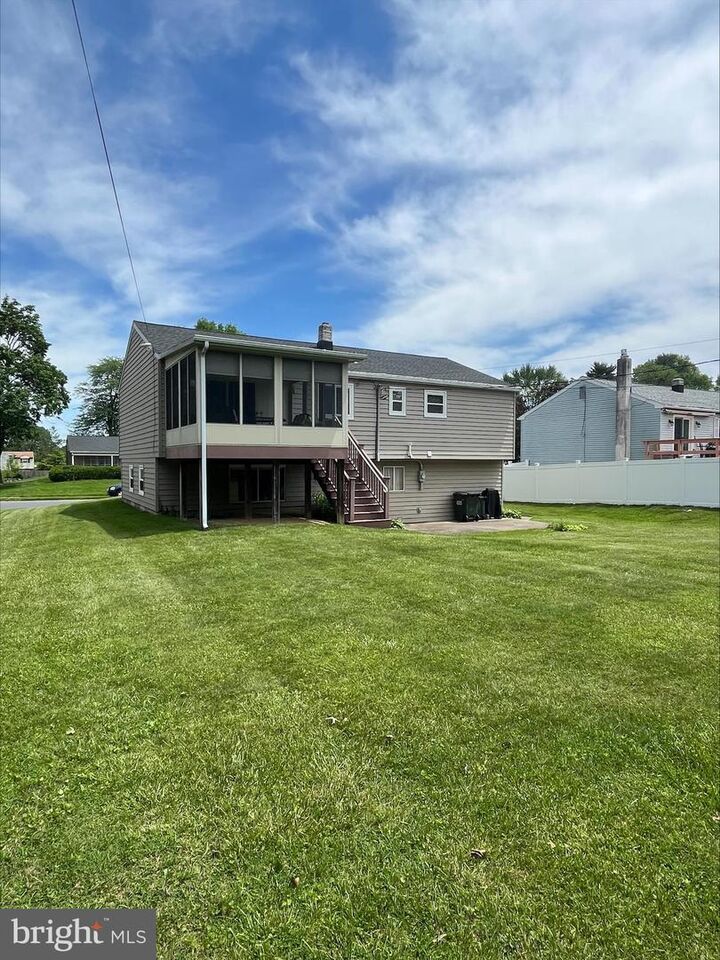 Property Photo:  1942 Split Rock Road  PA 17601 